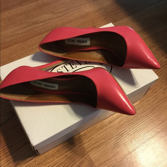Steve Madden Pumps - Picture 6 of 9